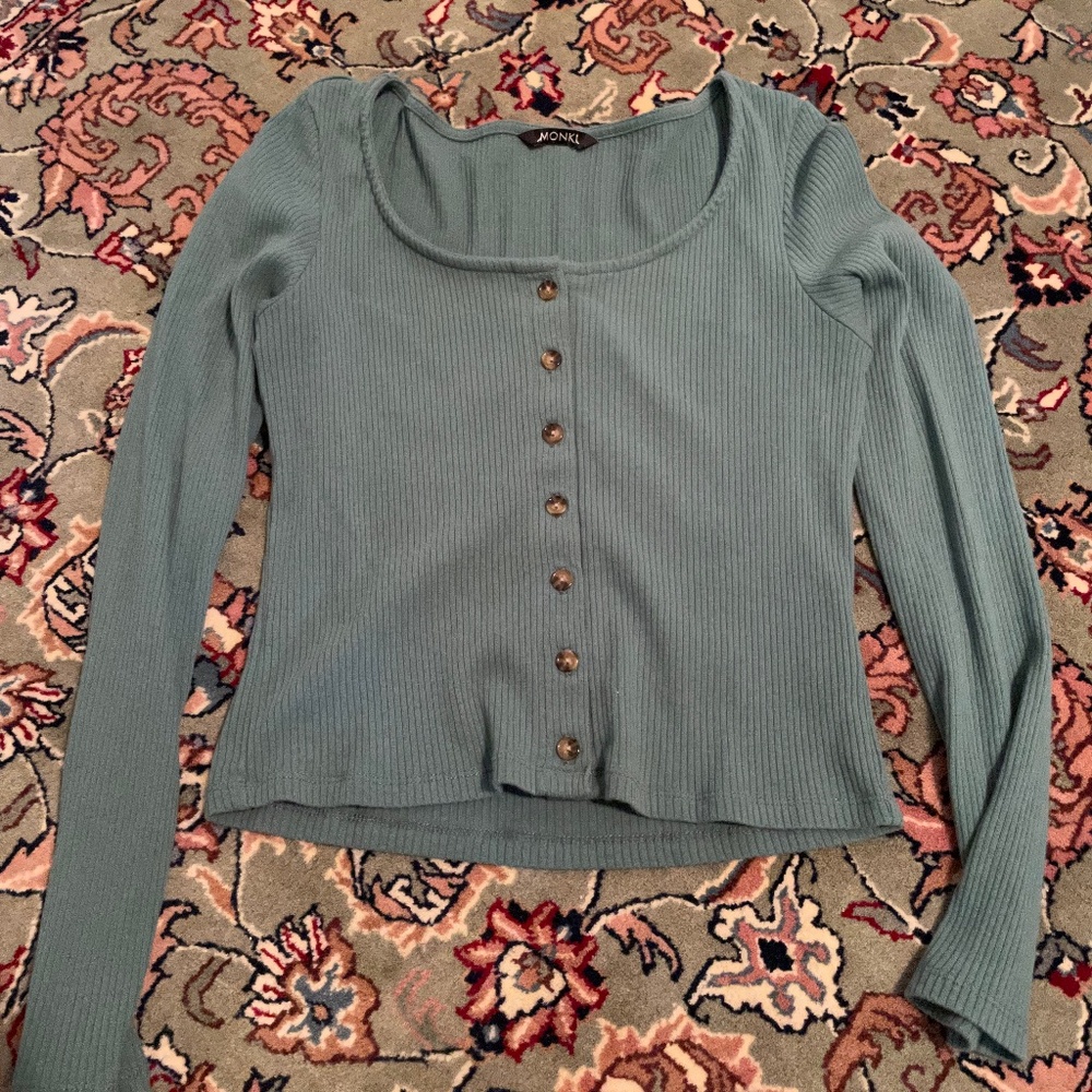 Cropped Button Top - Picture 2 of 3